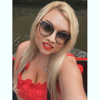 Розбещена,кицька.прагне насолоди Є великі красиві.апартаменти в центрі